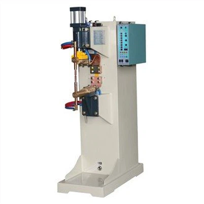 Um soldador por pontos operado com o pé é fácil de movimentar?